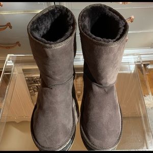 Unisex Chocolate Brown EMU Boots W14, M13 NWT